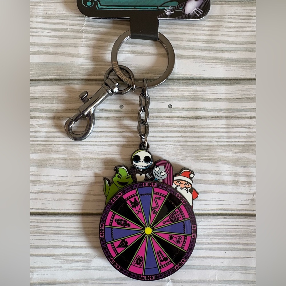 🎃Loungefly Disney NBC Spinning Wheel Keychain